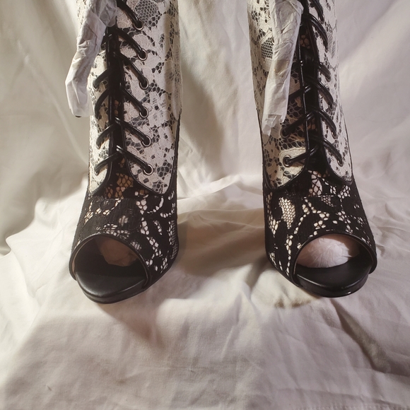 JustFab Black and White Lace Heels - Picture 7 of 7